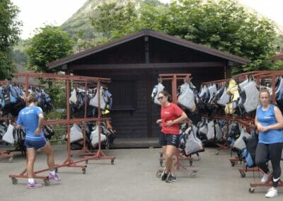Alquiler de chalecos para descenso del Sella