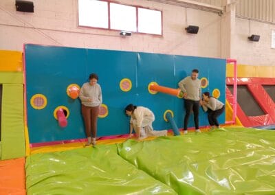 Pared de Puños en Humor oviedo