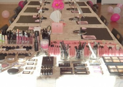 Utensilios make up party con amigas en León