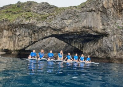 Paddle surf con amigos en Llanes