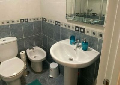Baño piso 2 Gijón