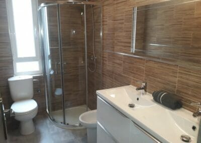 Baño piso en León 2