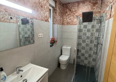 Baño en piso León 7