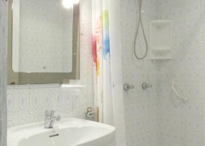 Piso 10 en León para despedidas: baño 2